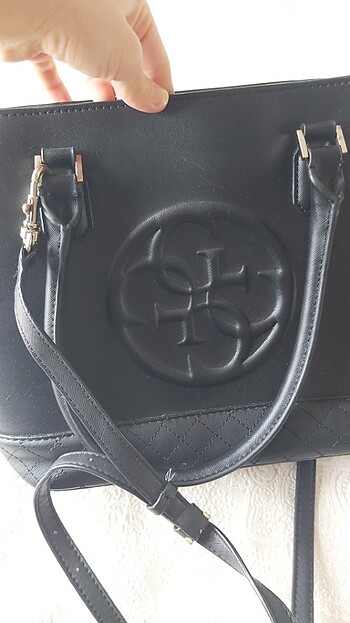 Guess Guess canta