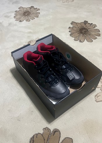 Jordan 9 Ğ
