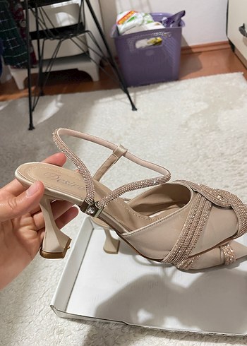 Diğer Bej Kadın Stiletto Topuklu Gece Ayakkabısı