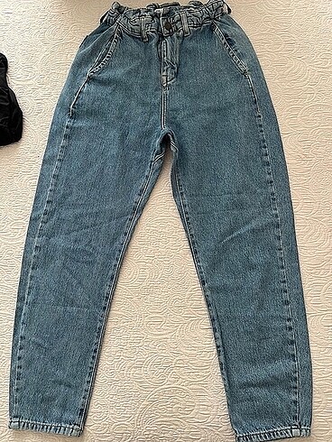 Beli lastikli kot pantolon