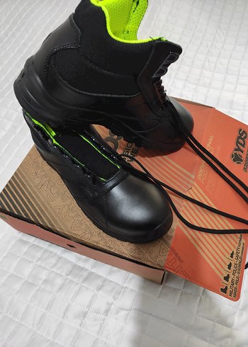 YDS iş ayakkabısı bot 42 numara sıfır kutulu hiç kullanılmamış - Görsel 2