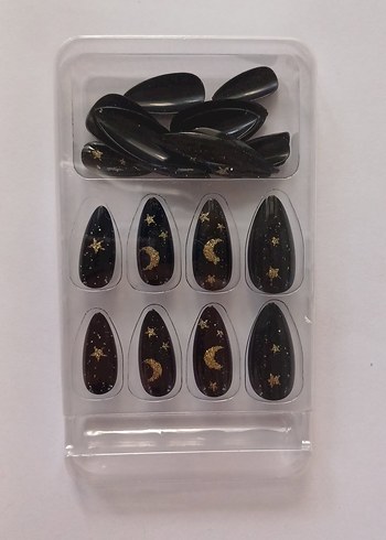 Siyah Ay ve Yıldızlı Tırnak Süslemeleri - Görsel 2