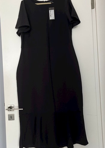 Trendyol Siyah Piliseli Kısa Kollu Uzun Elbise - Görsel 3