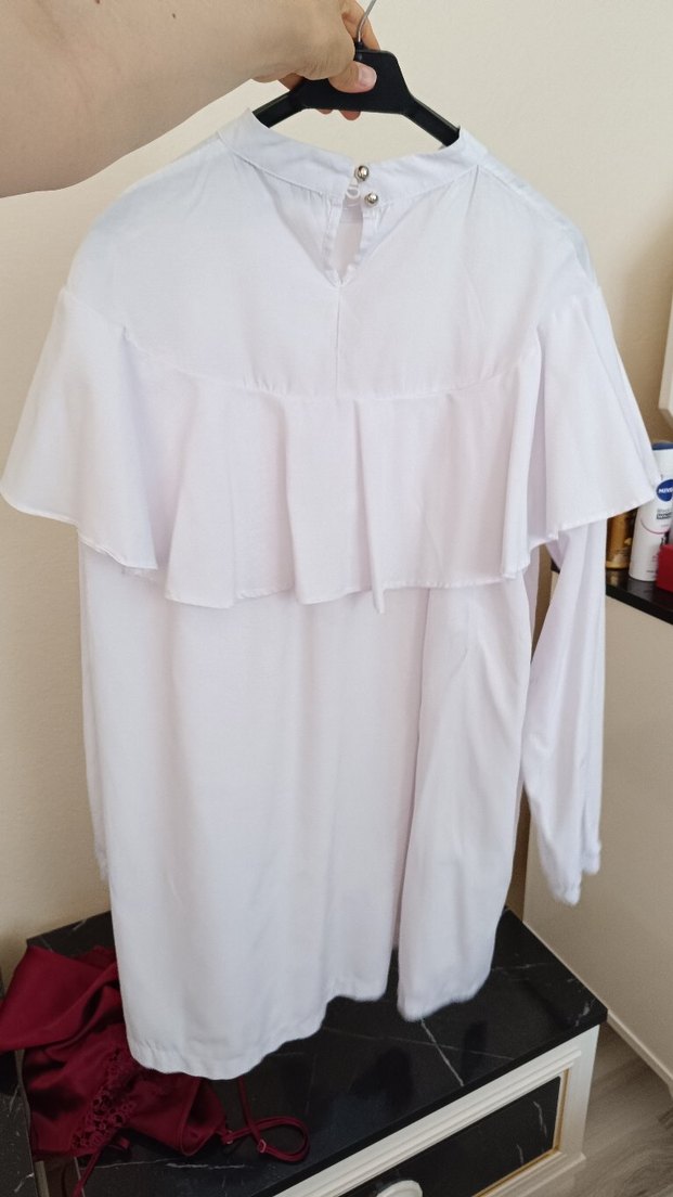 Beyaz Fırfırlı Gömlek - Görsel 2