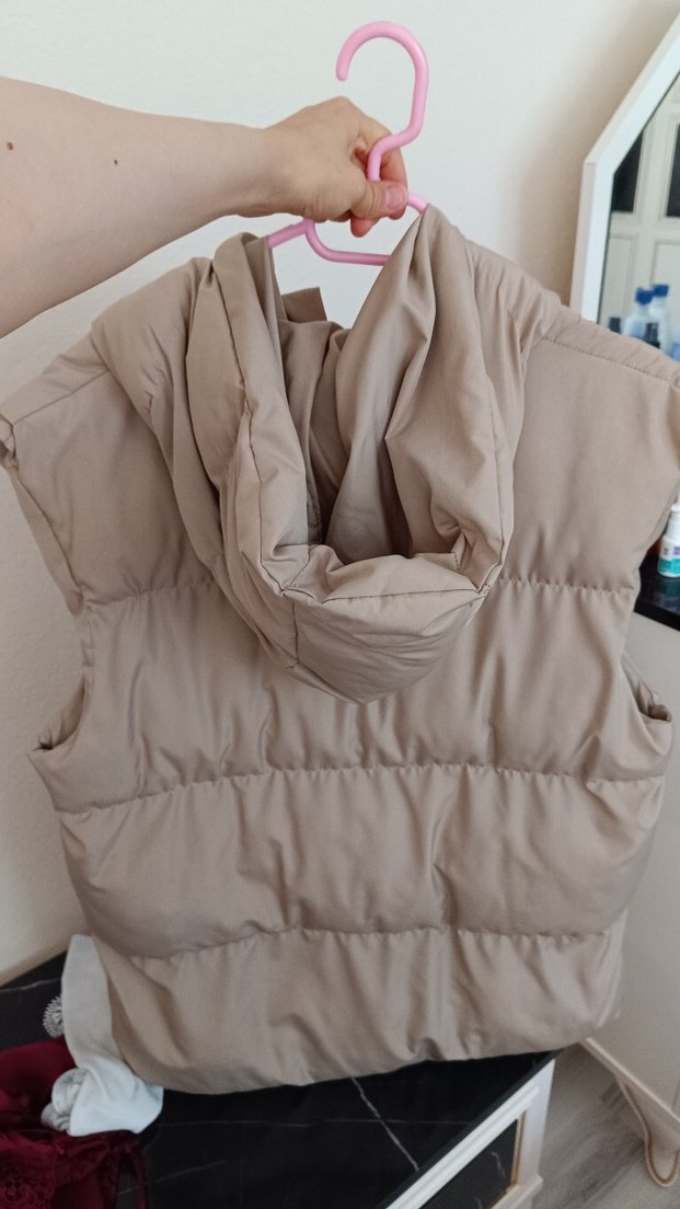 Bej Yumuşak Kumaşlı Fermuarlı Kolsuz Yelek - Görsel 3