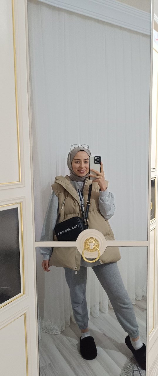 Bej Yumuşak Kumaşlı Fermuarlı Kolsuz Yelek - Görsel 5