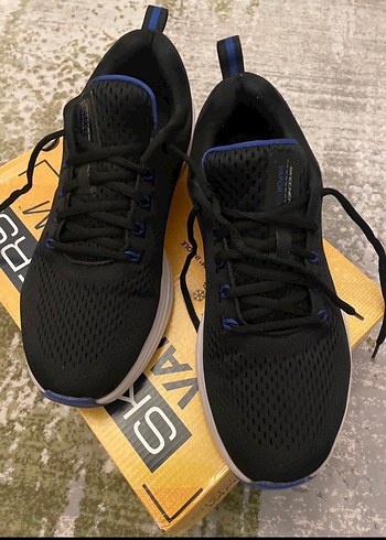 Skechers 42