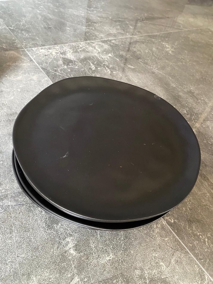 Siyah ve Beyaz Seramik Servis Tabak Seti - Görsel 3