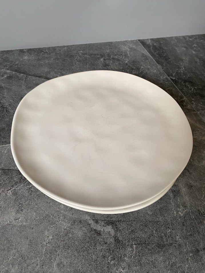 Siyah ve Beyaz Seramik Servis Tabak Seti - Görsel 2