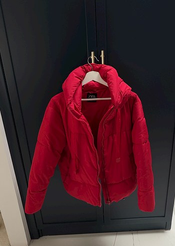 Kırmızı Kapüşonlu Kadın Kış Montu - Görsel 5
