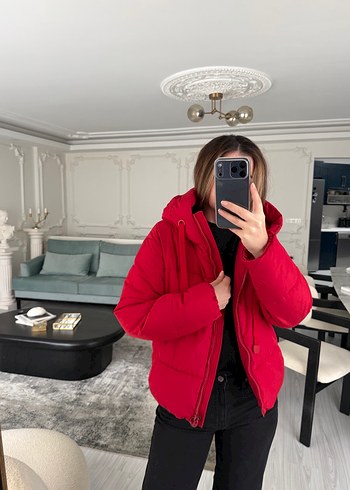 Kırmızı Kapüşonlu Kadın Kış Montu - Görsel 2