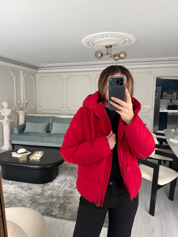 Kırmızı Kapüşonlu Kadın Kış Montu - Görsel 2
