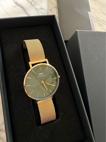 Daniel Wellington Daniel wrllington saat