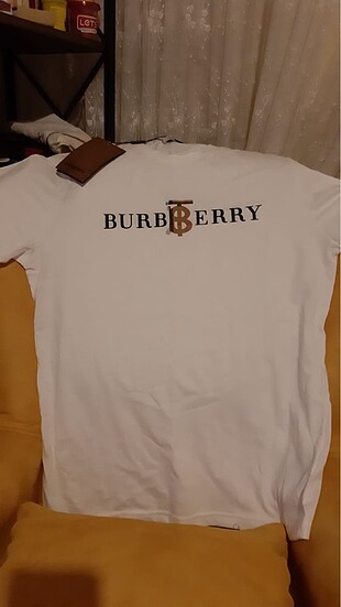 Burberry t-shirt