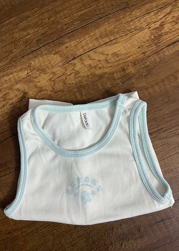 Nakışlı Beyaz Çocuk Atlet Ve Renkli Şort - Görsel 2