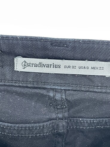 32 Beden siyah Renk Stradivarius Jean / Kot %70 İndirimli.