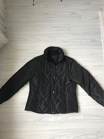 M&S kapitone mont