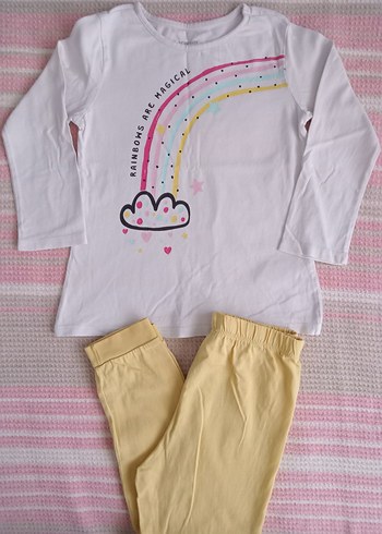 LC Waikiki Kız çocuk pijama takımı.