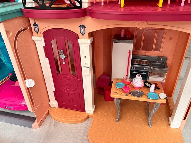  Beden Barbie evi