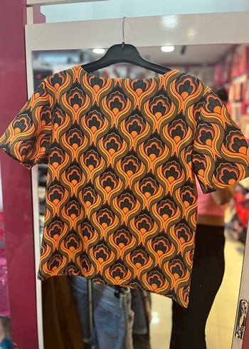 m Beden Kısa Kollu Retro Desenli Kahverengi Bluz