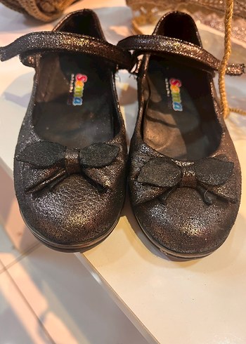 Fiyonk Detaylı Kız Çocuk Babet - Görsel 2