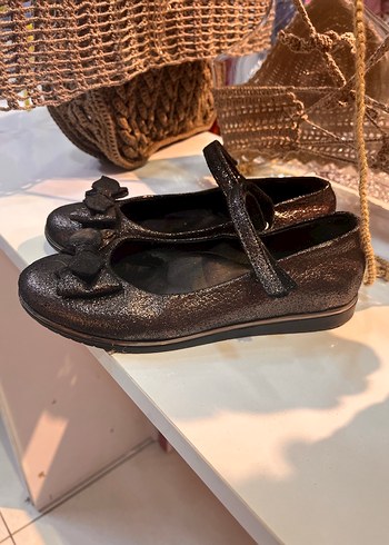 Fiyonk Detaylı Kız Çocuk Babet - Görsel 3