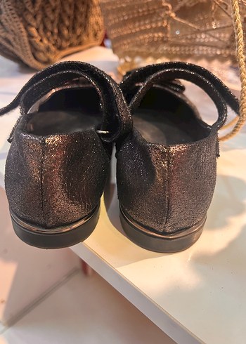 Fiyonk Detaylı Kız Çocuk Babet - Görsel 4