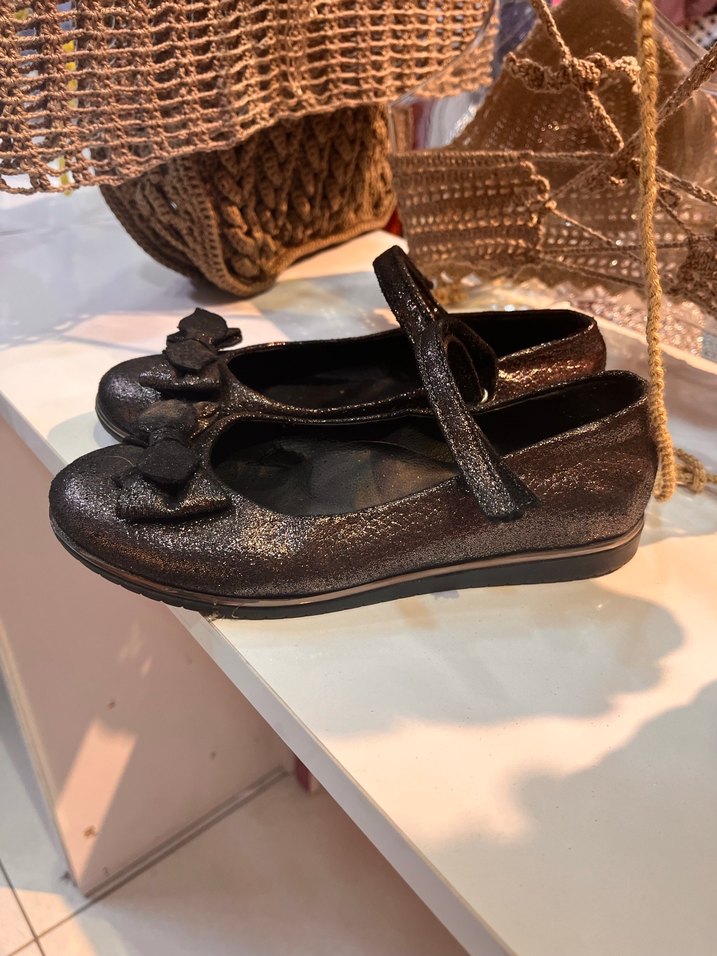 Fiyonk Detaylı Kız Çocuk Babet - Görsel 3