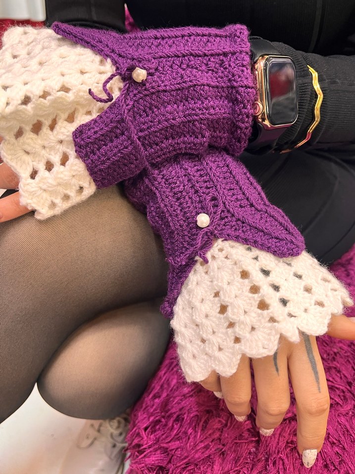Mor Örgü Gotik Kadın Eldiveni - Görsel 3