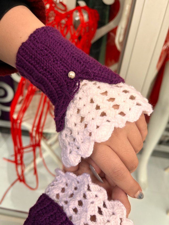 Mor Örgü Gotik Kadın Eldiveni - Görsel 4