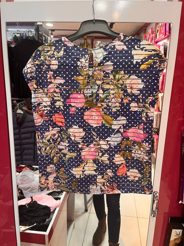 Çiçekli Desenli transparan tişört - Görsel 3