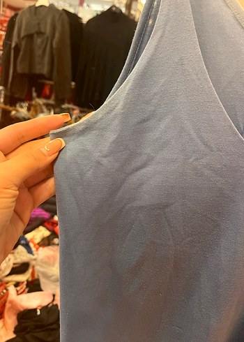 V Yaka Kadın Askılı Bluz - Görsel 5