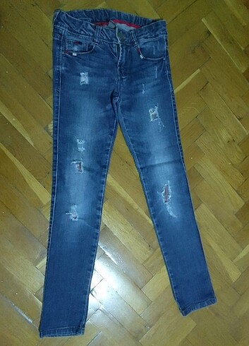 11-12 Yaş Beden Kız Çocuk kot pantolonları tek satılmaktadır