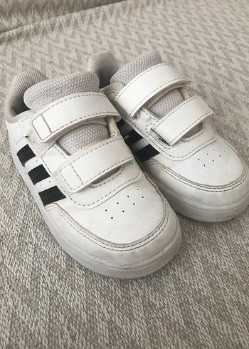 24 Beden Adidas Erkek Çocuk Beyaz Zebra Desenli Spor Ayakkabı