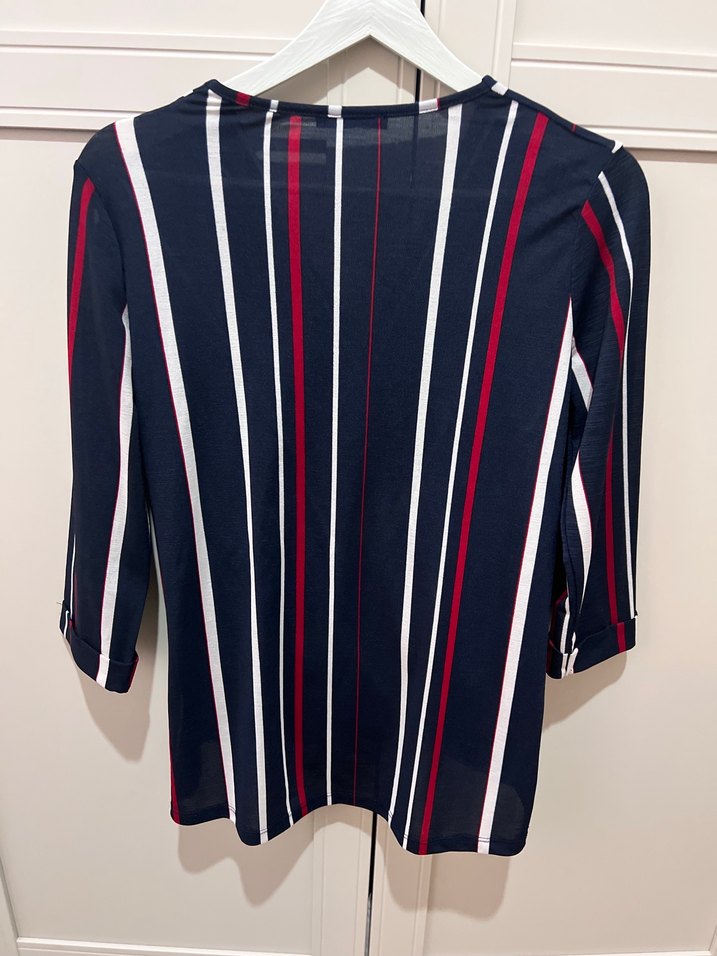 Çizgili V Yaka Kadın Bluz - Görsel 2