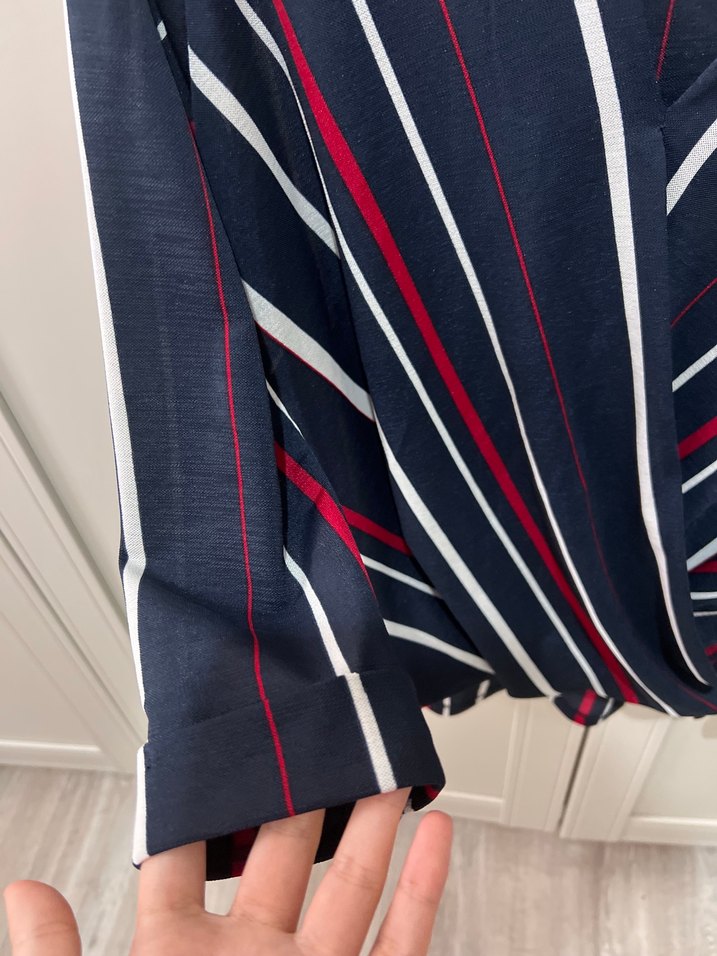 Çizgili V Yaka Kadın Bluz - Görsel 4