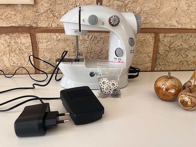 Mini dikiş makinası