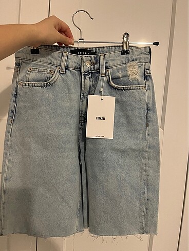 Zara Vatkalı Denim Bermuda Şort