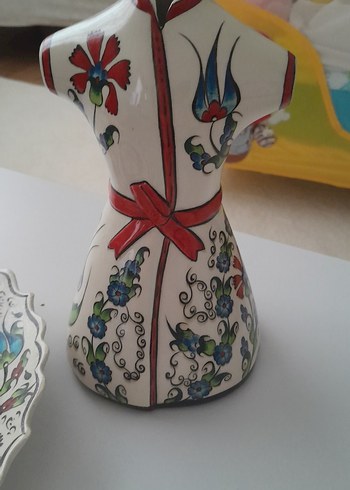Beden Çiçek Desenli Renkli Dekoratif Tabak el yapimidir