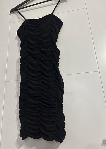 Siyah Pilili Uzun Askılı Gece Elbisesi