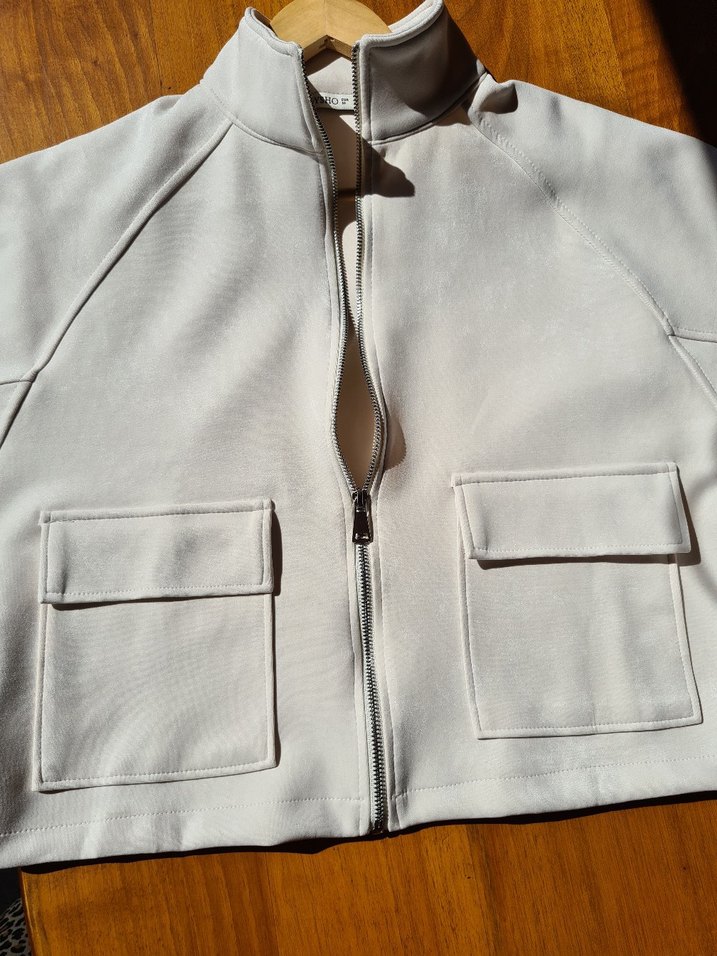 Kadın Beyaz Süet Yüksek Yakalı Fermuarlı Ceket - Görsel 3