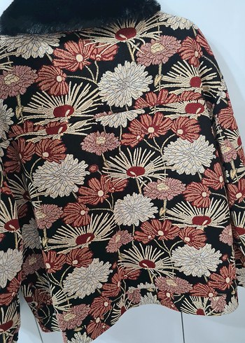 Kahverengi Çiçek Desenli Kadın Kısa Ceket - Görsel 3