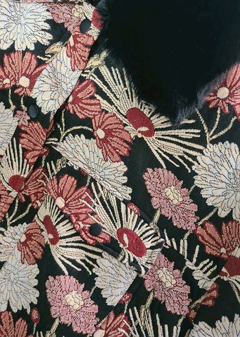 Kahverengi Çiçek Desenli Kadın Kısa Ceket - Görsel 4