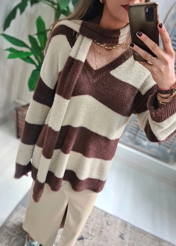 V Yaka Çizgili Kahverengi Bej Triko Kazak - Görsel 3