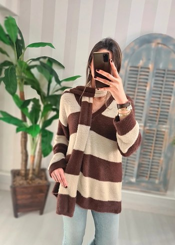 V Yaka Çizgili Kahverengi Bej Triko Kazak - Görsel 6