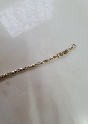 Zincir Detaylı Parlak Altın Bileklik - Görsel 2
