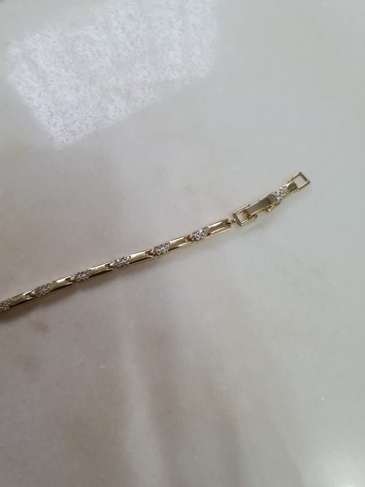 Zincir Detaylı Parlak Altın Bileklik - Görsel 2