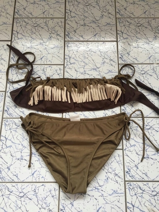 püsküllü bikini