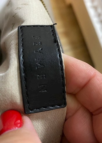 Beymen Zincir Detaylı Parlak Siyah Deri Kadın Çanta