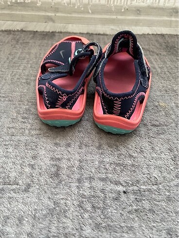 22 Beden lacivert Renk Nike sandalet 22 numara